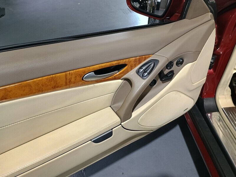 2008 Mercedes-Benz SL-Class 26