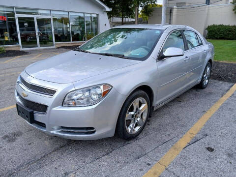 2009 Chevrolet Malibu for sale at Lakeshore Auto Wholesalers in Amherst OH