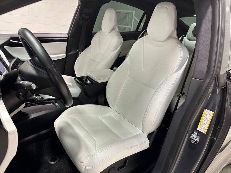 2019 Tesla Model X Standard Range