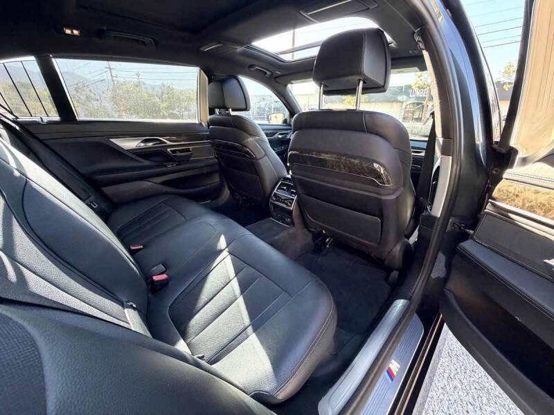 2017 BMW 7 Series 740i