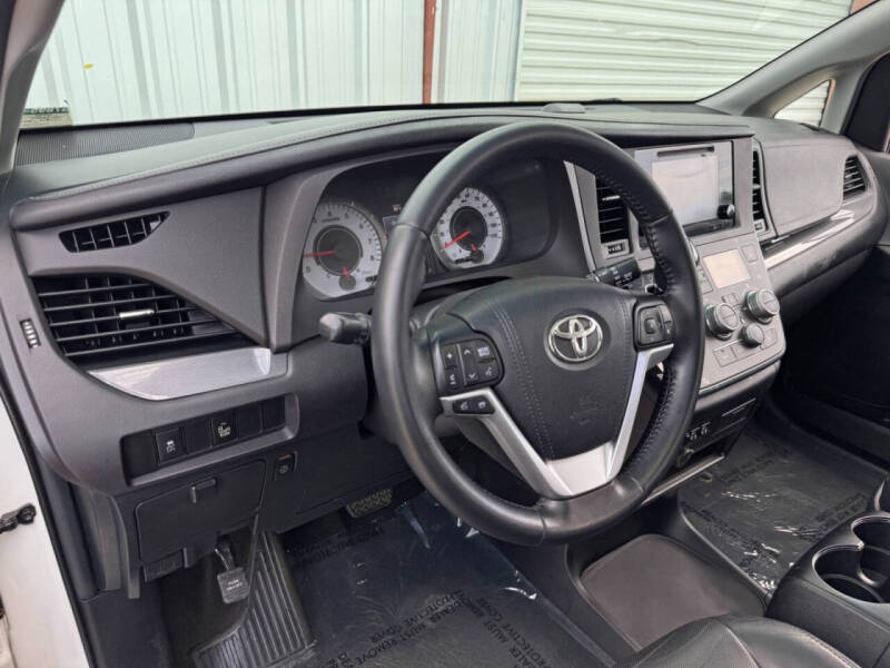 2015 Toyota Sienna