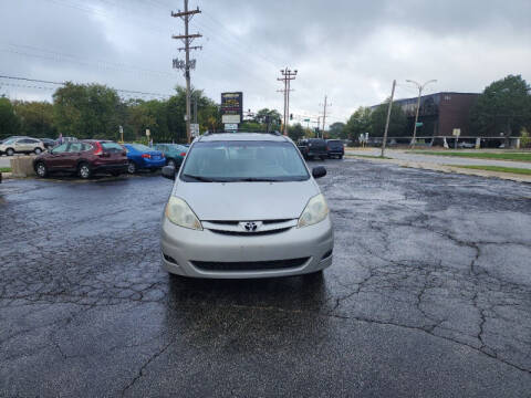 2006 Toyota Sienna for sale at Cumberland Automotive Sales in Des Plaines IL