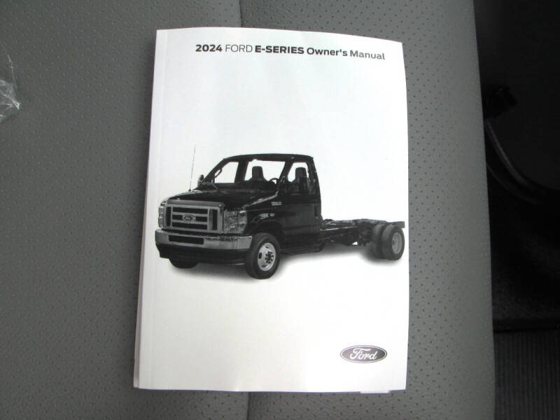 2024 Ford E-Series E-350 SD