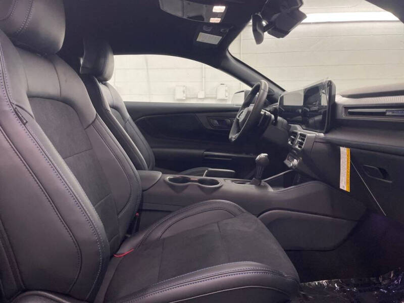 2025 Ford Mustang Dark Horse