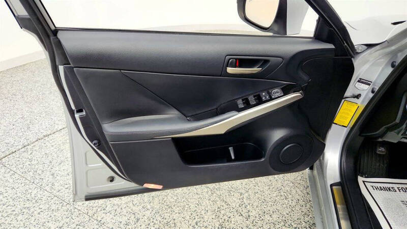 2017 Lexus IS 200t