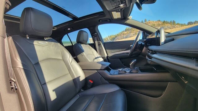 2024 Cadillac XT4 Premium Luxury