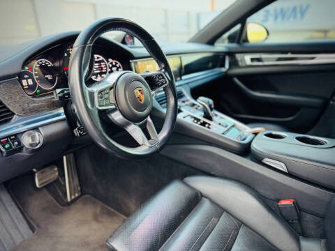 2017 Porsche Panamera 4S