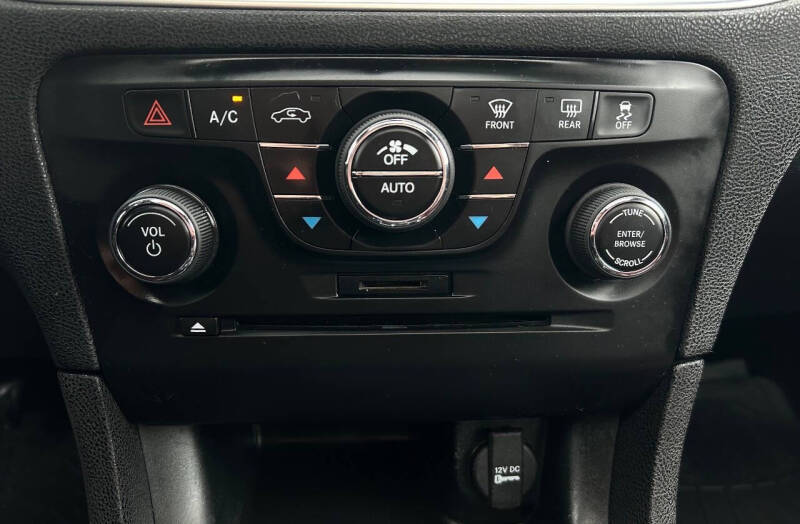 2014 Dodge Charger SXT