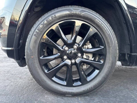 2019 Jeep Grand Cherokee Laredo