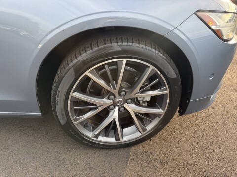 2018 Volvo S90 T5 Momentum