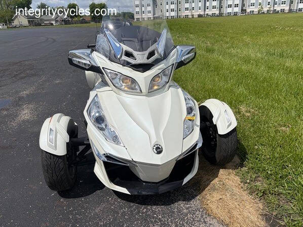 2014 Can-Am Spyder RT-S SE6
