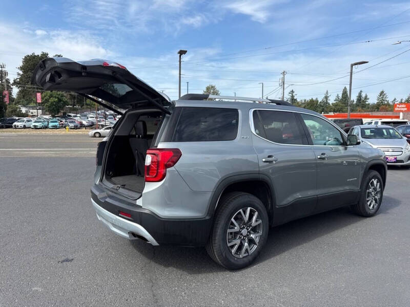 2023 GMC Acadia SLT