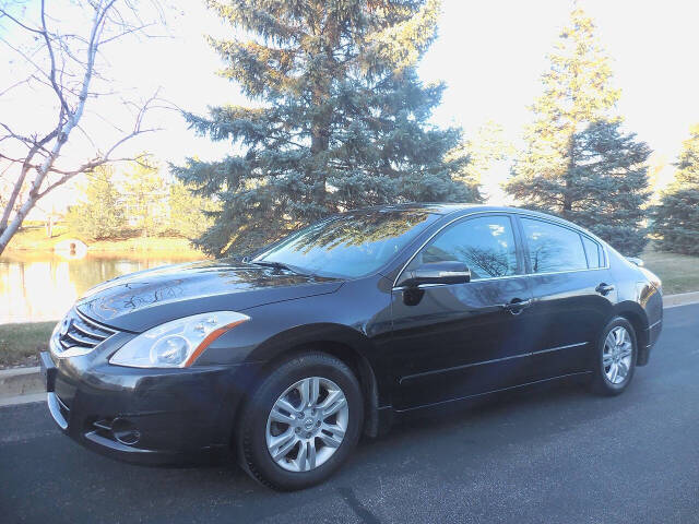 2010 Nissan Altima for sale at Genuine Motors in Schaumburg, IL