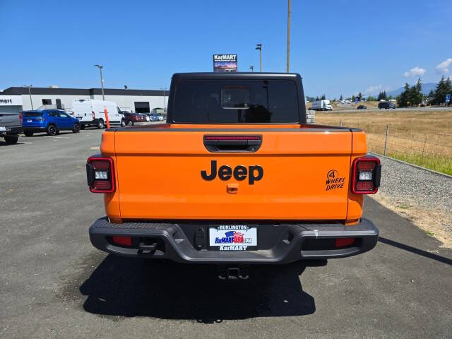 2025 Jeep Gladiator NightHawk