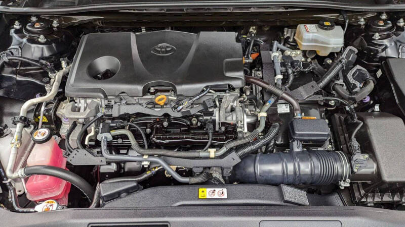 2020 Toyota Camry Hybrid XLE