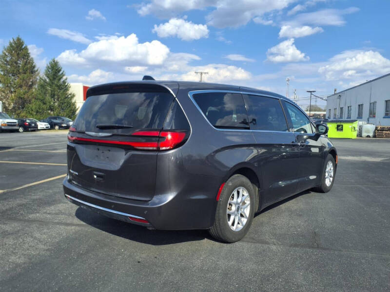2023 Chrysler Pacifica Touring L