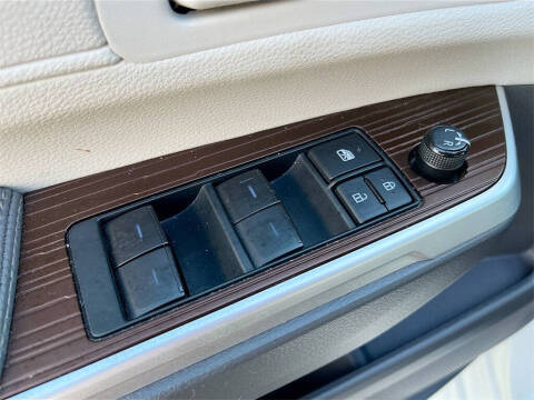 2022 Toyota Sienna LE 8-Passenger