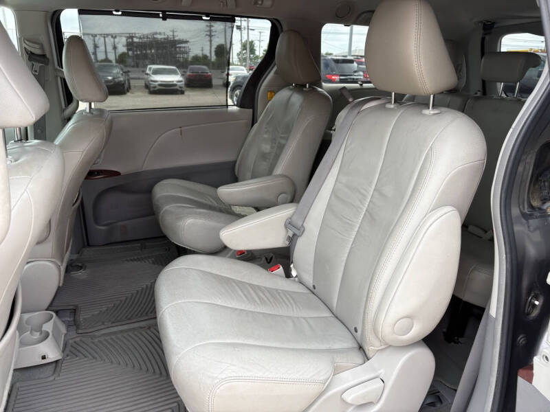 2011 Toyota Sienna XLE 8-Passenger