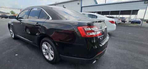 2018 Ford Taurus SEL