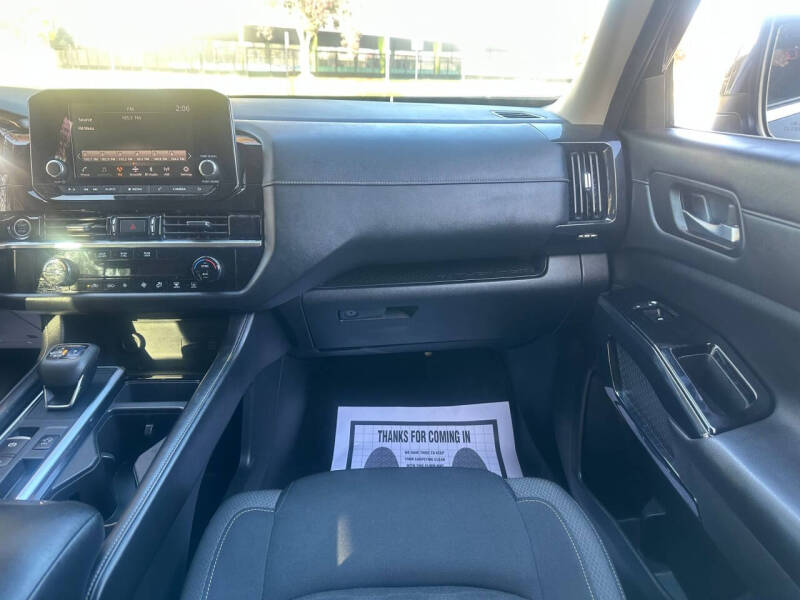 2022 Nissan Pathfinder S