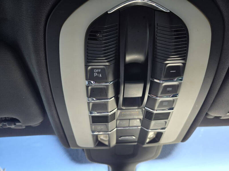 2012 Porsche Cayenne S