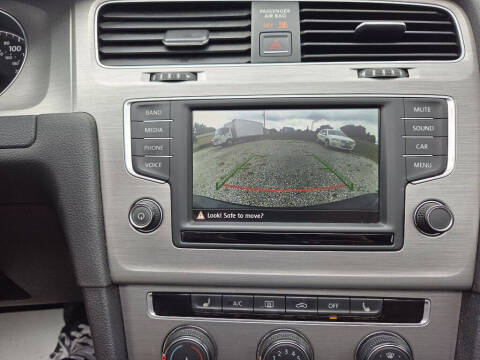 2016 Volkswagen Golf SportWagen