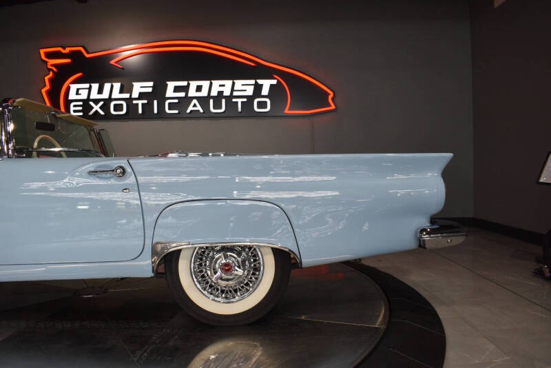 1957 Ford Thunderbird