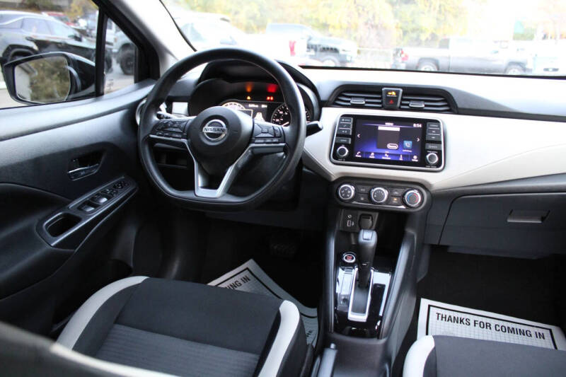 2022 Nissan Versa SV