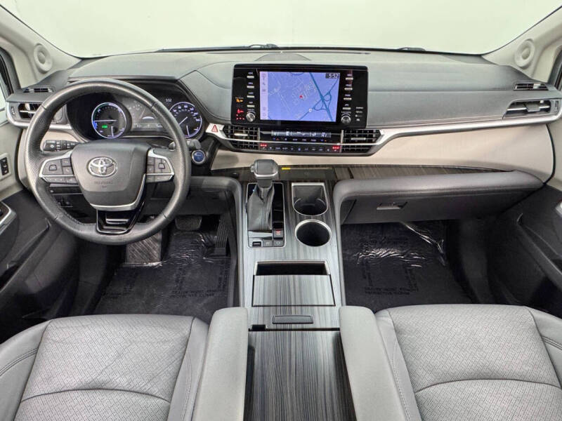 2022 Toyota Sienna Limited 7-Passenger