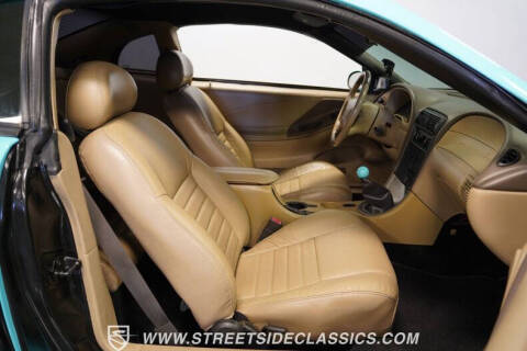 2004 Ford Mustang GT Deluxe