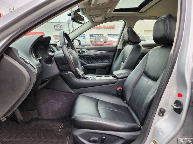 2015 Infiniti Q50 Premium