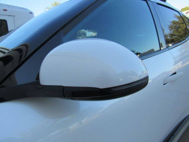 2024 Genesis GV60 Standard