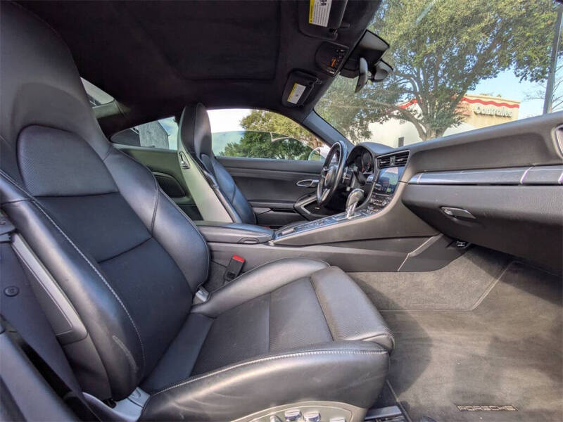 2019 Porsche 911 Carrera