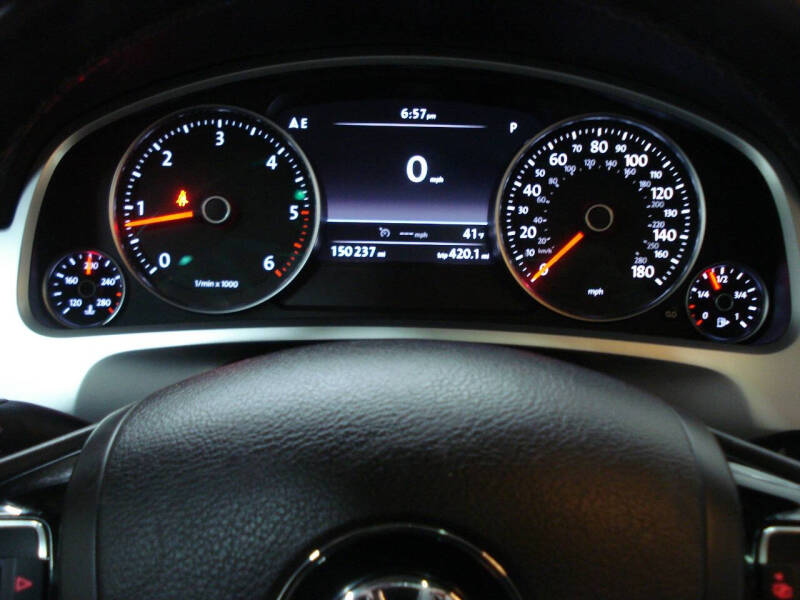 2013 Volkswagen Touareg TDI Sport