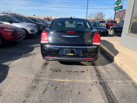 2017 Chrysler 300 C