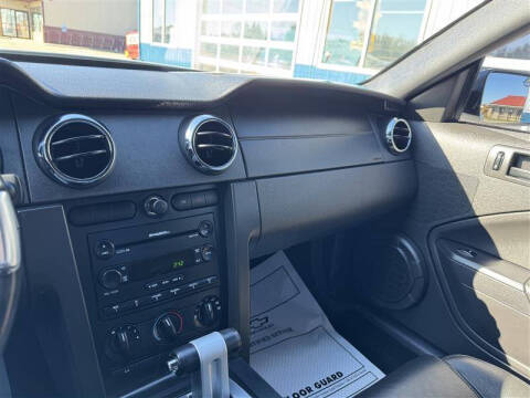 2006 Ford Mustang V6 Deluxe