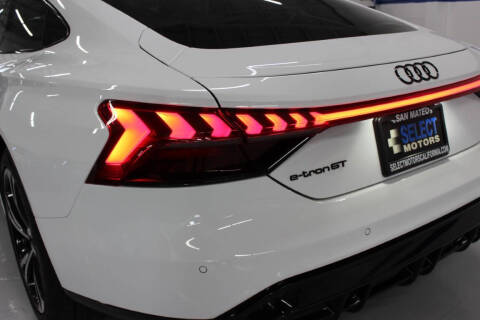 2023 Audi e-tron GT quattro Premium Plus