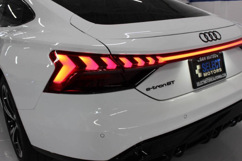 2023 Audi e-tron GT quattro Premium Plus