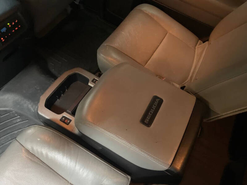 2011 Toyota Sequoia Platinum