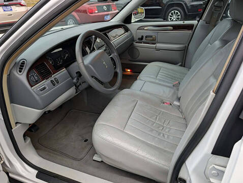 2006 Lincoln Town Car Signature