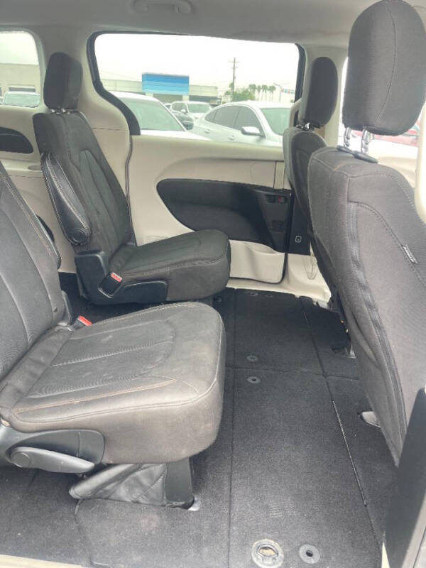 2017 Chrysler Pacifica LX