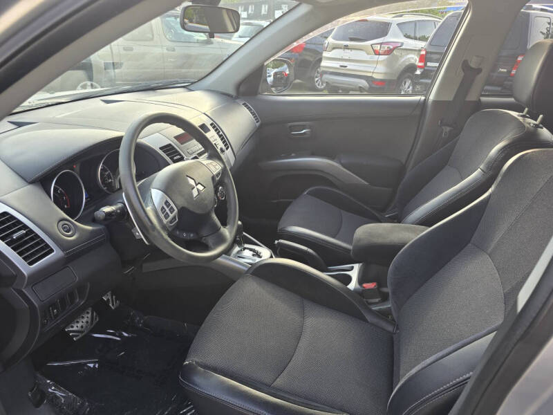 2011 Mitsubishi Outlander XLS