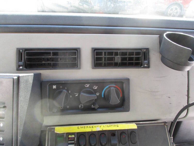 2000 Freightliner FL60