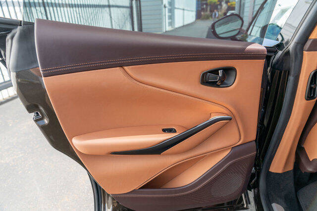 2021 Aston Martin DBX