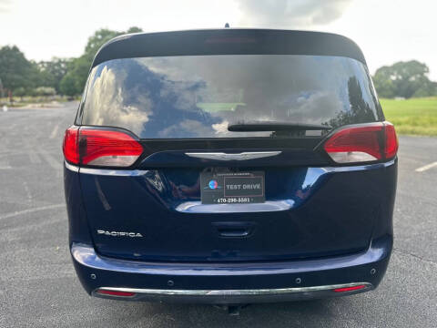2017 Chrysler Pacifica Touring-L