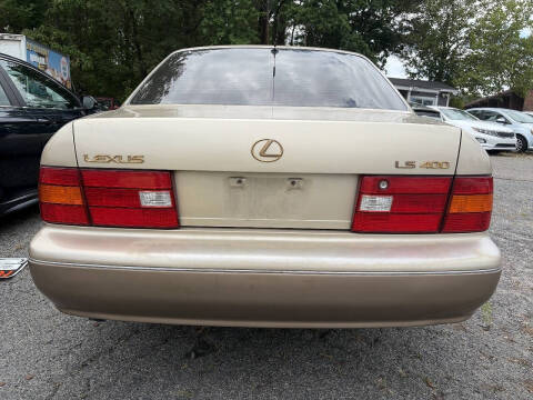 2000 Lexus LS 400