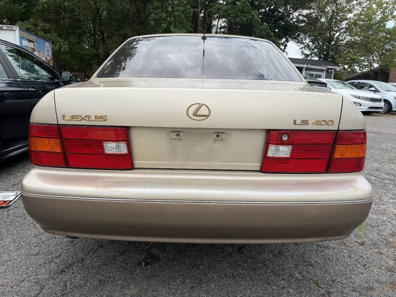 2000 Lexus LS 400