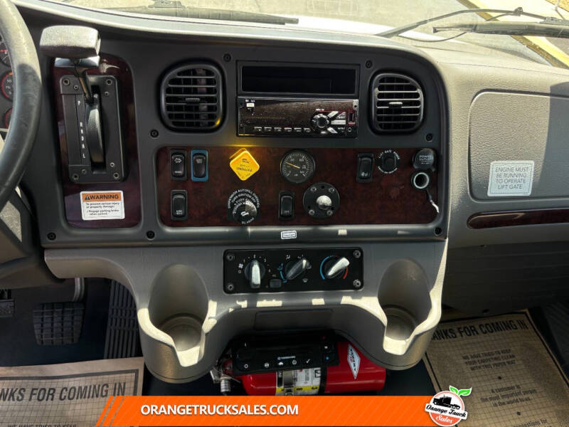 2020 Freightliner M2 106