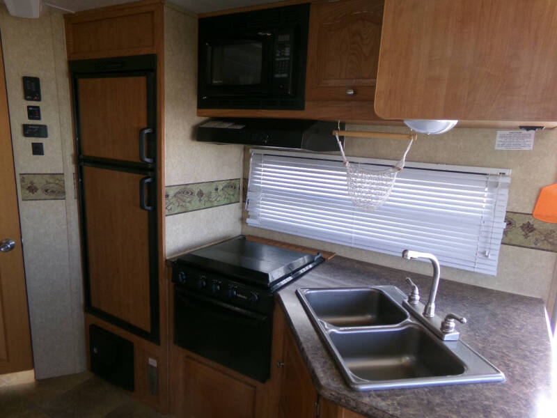 2010 Forest River Rockwood Ultra Lite Trailer