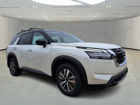 2024 Nissan Pathfinder SL